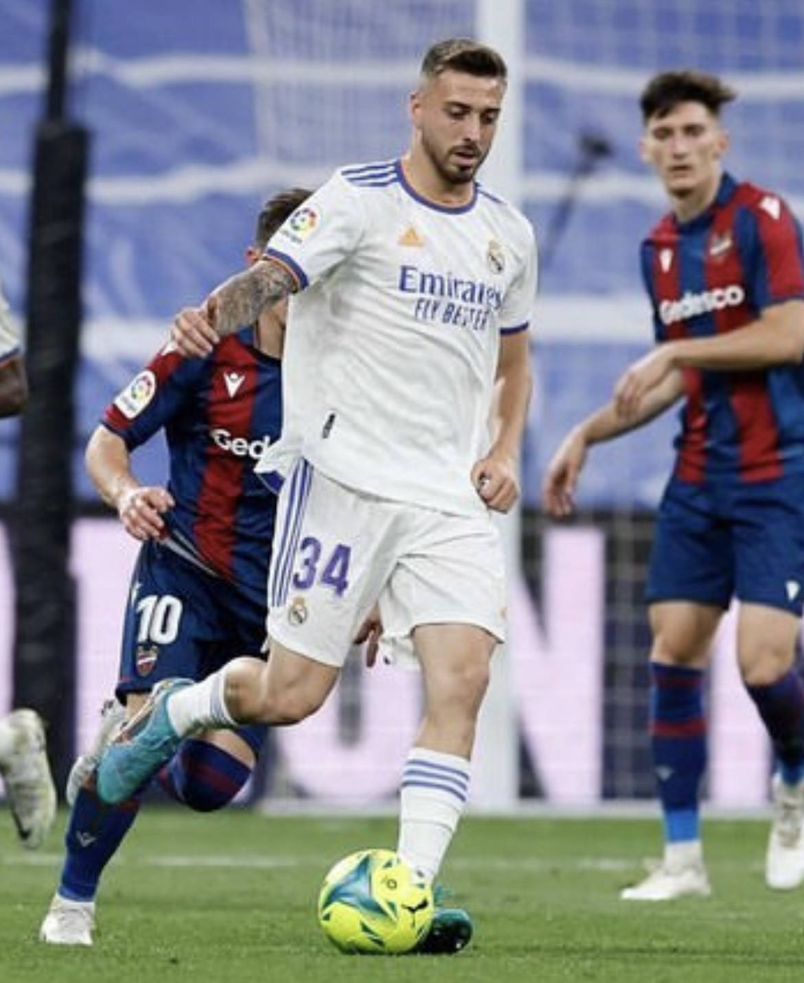 การแข่งขันชิงแชมป์เซเรียอาเกิดการเปลี่ยนแปลงครั้งใหญ่! อินเตอร์ มิลาน ขึ้นนำตารางด้วยชัยชนะแปดนัดจากสิบเอ็ดนัด ผู้จัดการทีมที่มีค่าตัว 2.5 ล้านปอนด์ต่อปีโดดเด่นกว่าผู้มาก่อนในขณะที่คู่แข่งล้มเหลวพร้อมกัน_แมตช์_แชมเปียนส์ลีก_นาโปลี