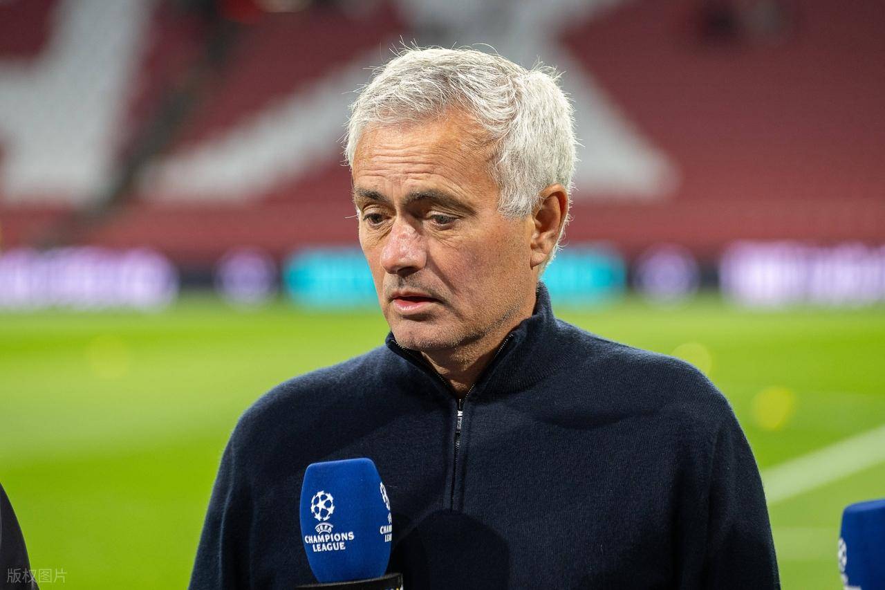 ค่ำคืนอันน่าตื่นเต้น: ทีมของมูรินโญ่ชนะ 2-0, แมนซิตี้ 0-2, บาร์เซโลน่า 0-3, ยูเวนตุสพลิกกลับมาชนะ 3-2, ดอร์ทมุนด์ 4-0_แชมเปี้ยนส์ลีก_เหย้า_1