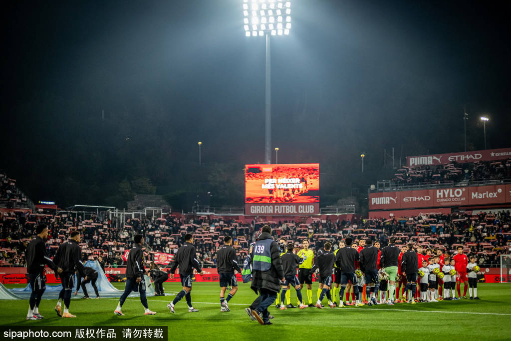 นักเตะเรอัล มาดริด 7 คนได้รับการเสนอชื่อเข้าชิงรางวัล Globe Soccer Awards! วินิซิอุส จูเนียร์ และเอ็มบัปเป้ชิงรางวัลนักเตะยอดเยี่ยม เบลลิงแฮมและบัลเบร์เด้ต่างก็เข้าชิงรางวัลกองกลางยอดเยี่ยม_รางวัล_แฟน_กัลเลร์