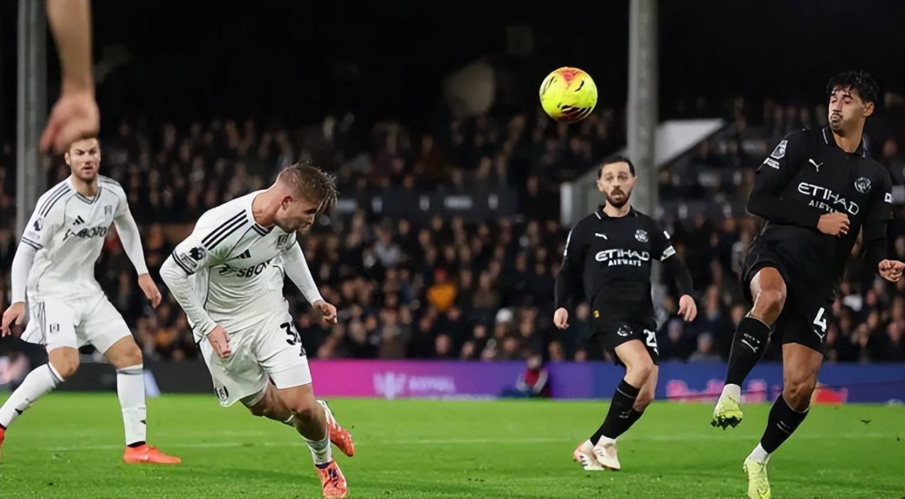 ผลการแข่งขัน 5-4 เผยให้เห็นการเซ็นสัญญาที่ล้มเหลวของแมนเชสเตอร์ซิตี้ โดยเป๊ป กวาร์ดิโอล่าไม่เต็มใจที่จะส่งเขาลงสนามอีกต่อไป ท็อตแน่ม ฮ็อตสเปอร์กำลังเรียกร้องค่าตัว 50 ล้านปอนด์ – รีบขายเขาออกไป _Savini_ แมตช์ แฟนส์