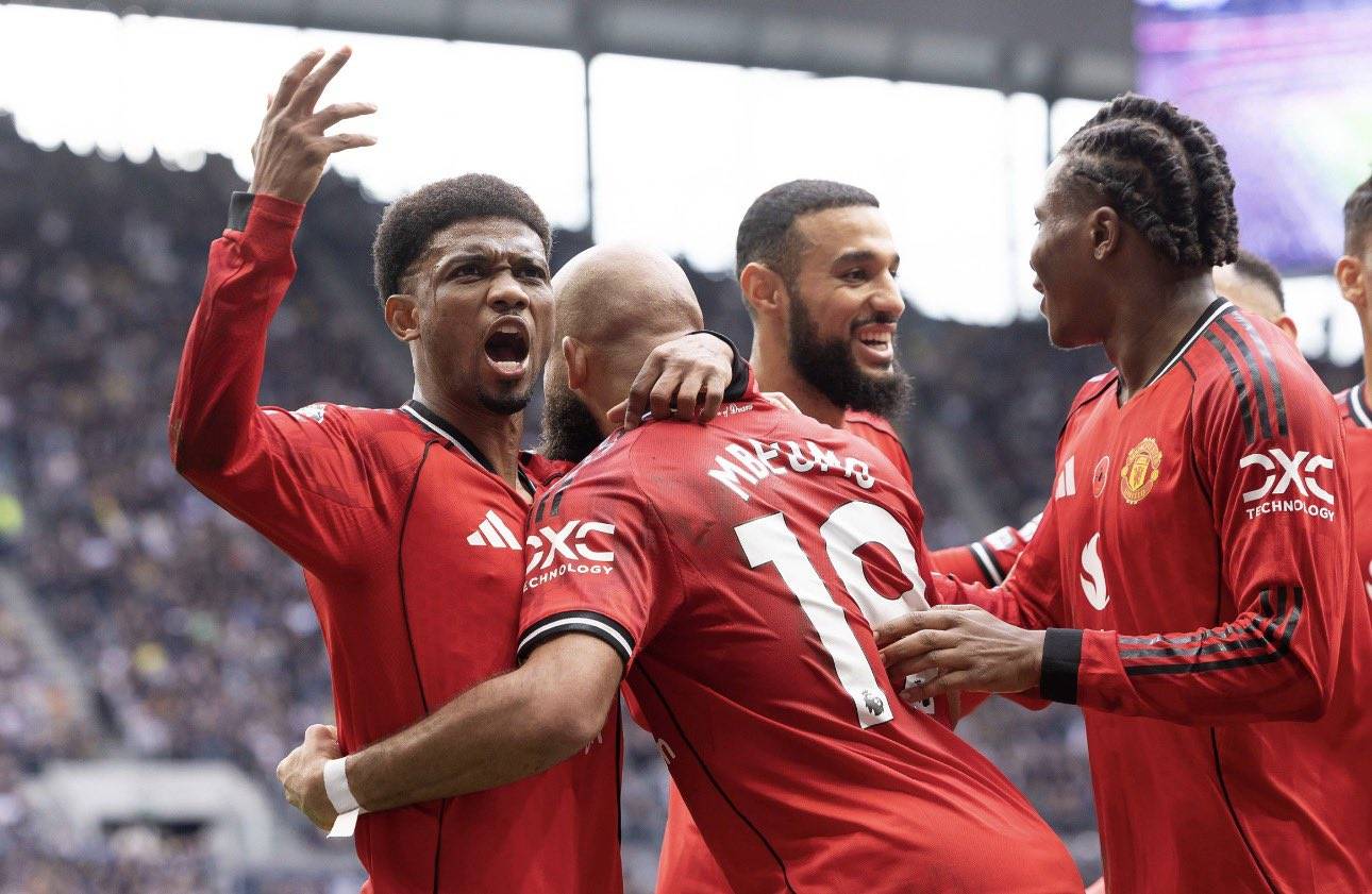 สถานการณ์ยังคงคาดเดาไม่ได้ โดยแมนเชสเตอร์ ยูไนเต็ด กลัวว่าพวกเขาอาจพลาดโอกาสลงเล่นในฟุตบอลยูฟ่า แชมเปียนส์ลีกในฤดูกาลหน้า! อาโมเอ็นไม่แน่ใจเมื่อผู้เล่นที่เข้าร่วมการแข่งขันแอฟริกา คัพ ออฟ เนชันส์ จะเดินทางกลับ_การแข่งขัน_การเข้าร่วม_ผู้เล่น