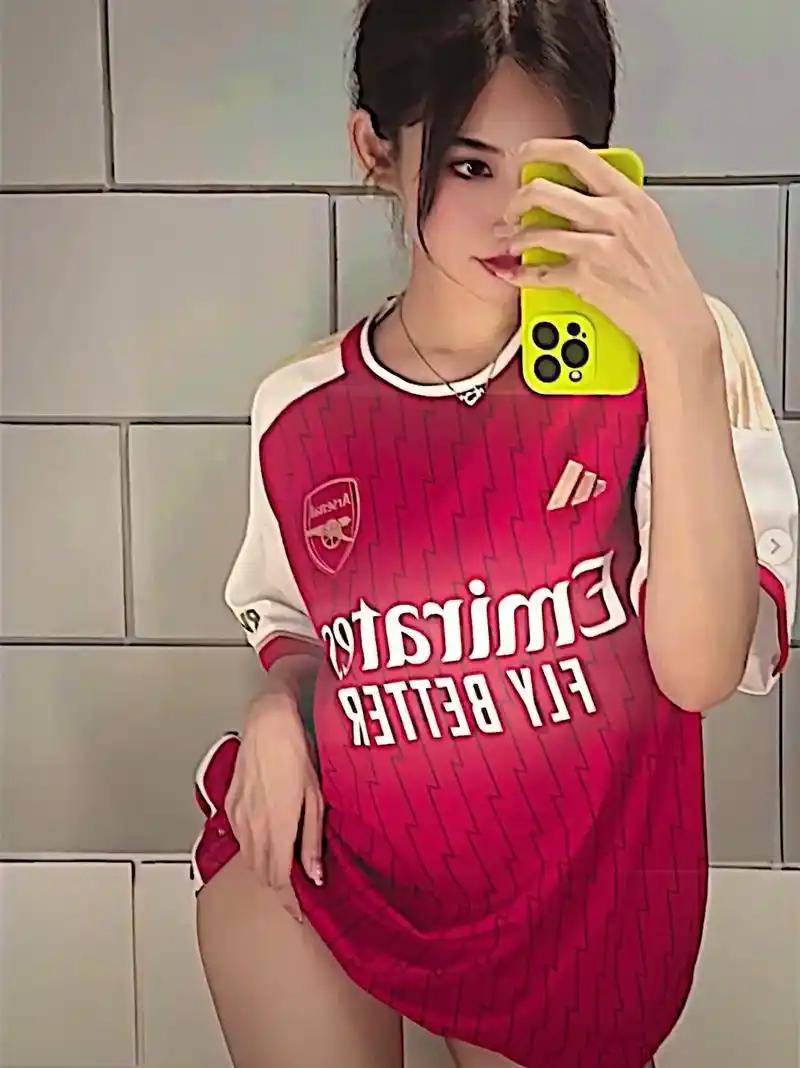 การแข่งขันพรีเมียร์ลีกสัปดาห์ที่ 15 เริ่มขึ้นคืนนี้: การทำนายผลการแข่งขันทั้งหมด อาร์เซนอลและแมนเชสเตอร์ซิตี้ต้องเผชิญกับความท้าทายที่ยากลำบากเพื่อคว้าชัยชนะ เชลซี แมนเชสเตอร์ยูไนเต็ด ลิเวอร์พูล