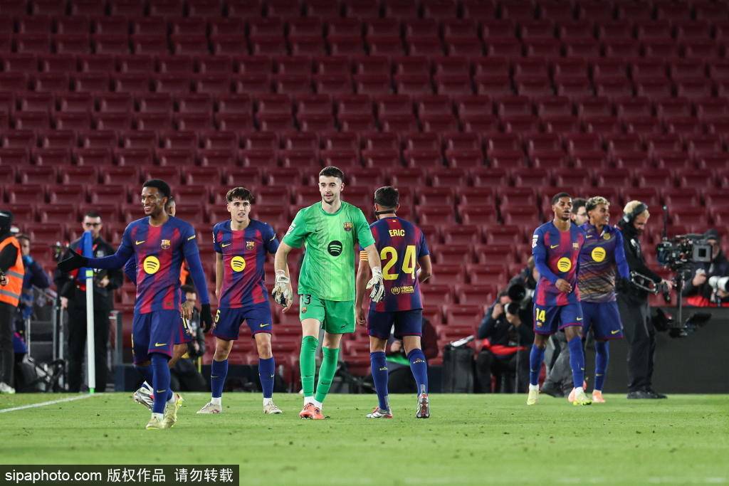 เฟอร์มิน และ เดอ ยอง กลับมาแล้ว ขณะที่บาร์เซโลนาเตรียมตัวพบกับเซบีย่า_บาร์ซ่า_แมตช์_กองกลาง