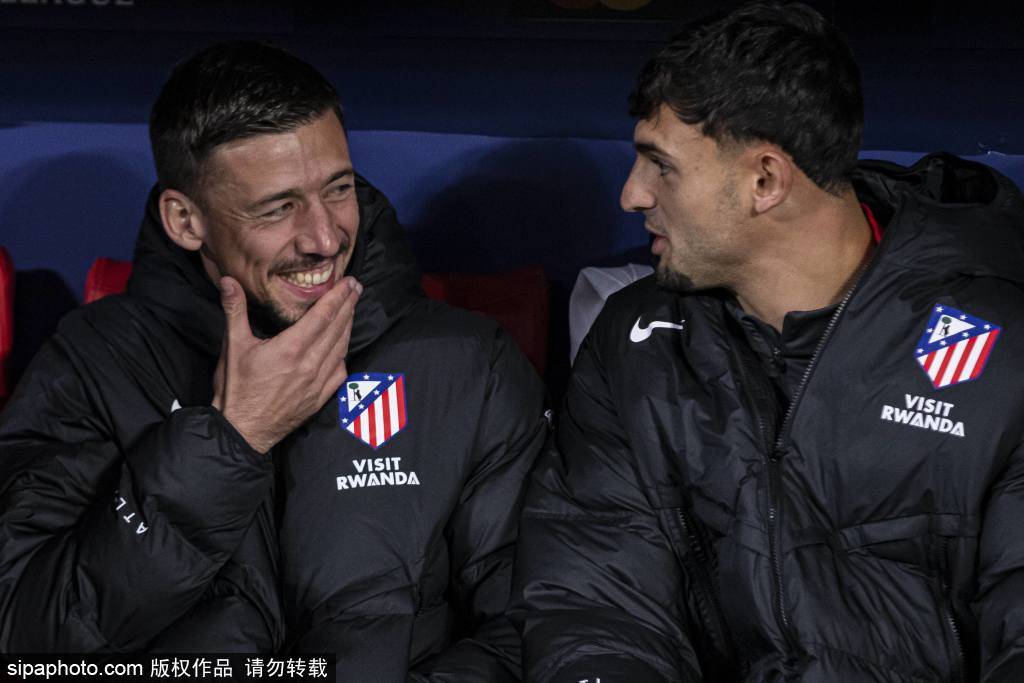 เส้นทางสู่การฟื้นฟูของลิซานโดร มาร์ติเนซ: คำแนะนำจากอาโมอิมและการฝึกซ้อมในอนาคตของแมนเชสเตอร์ ยูไนเต็ด