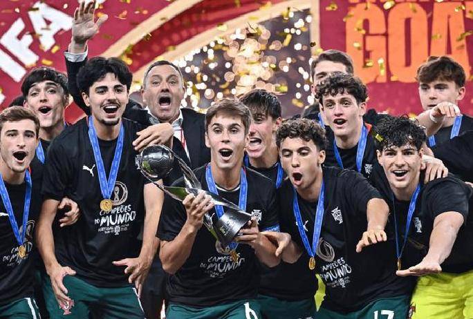 โปรตุเกส U17 คว้าแชมป์ด้วยชัยชนะ 1-0 เหนือออสเตรีย; อคาเดมีของเบนฟิก้าโดดเด่นด้วยนักเตะเกิดปี 1993 และดาวรุ่งพุ่งแรง _Professional_Football_UEFA Champions League