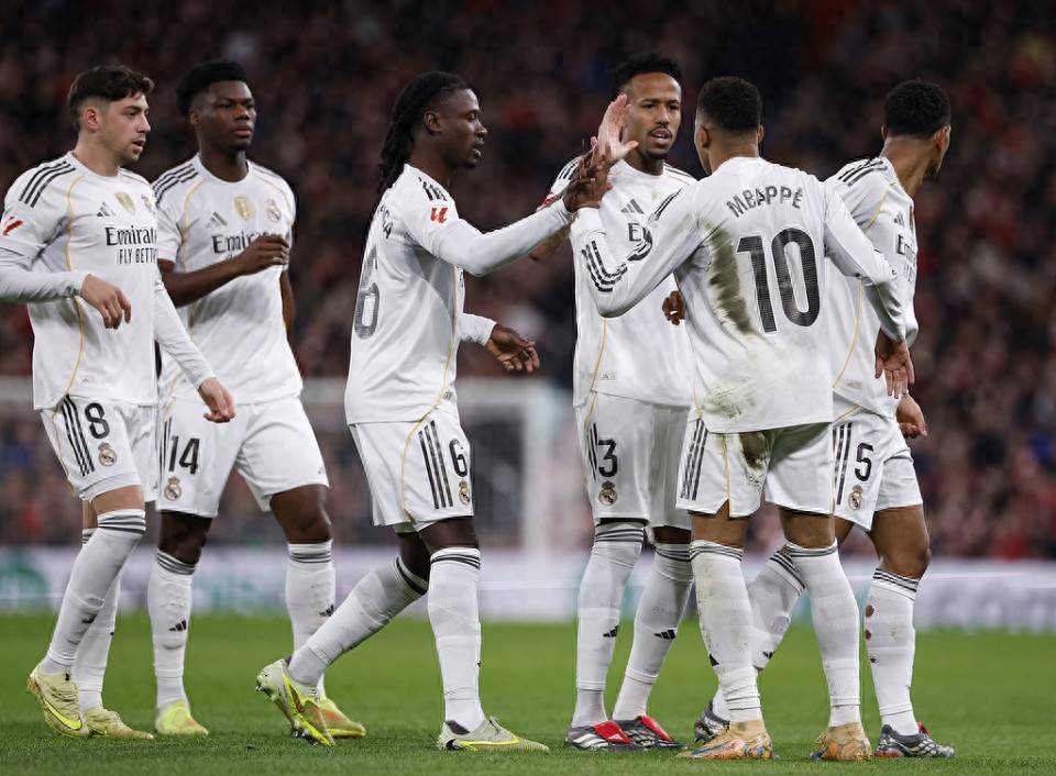 เรอัล มาดริด ชนะ อัลอนโซ 3-0! แฟนบอล: ทำไมไม่ใช้แท็กติกของอันเชล็อตติตั้งแต่แรก? เสียโอกาสไปสามนัดโดยไม่จำเป็น! เบลลิงแฮม อะเมนี คามาวินกา