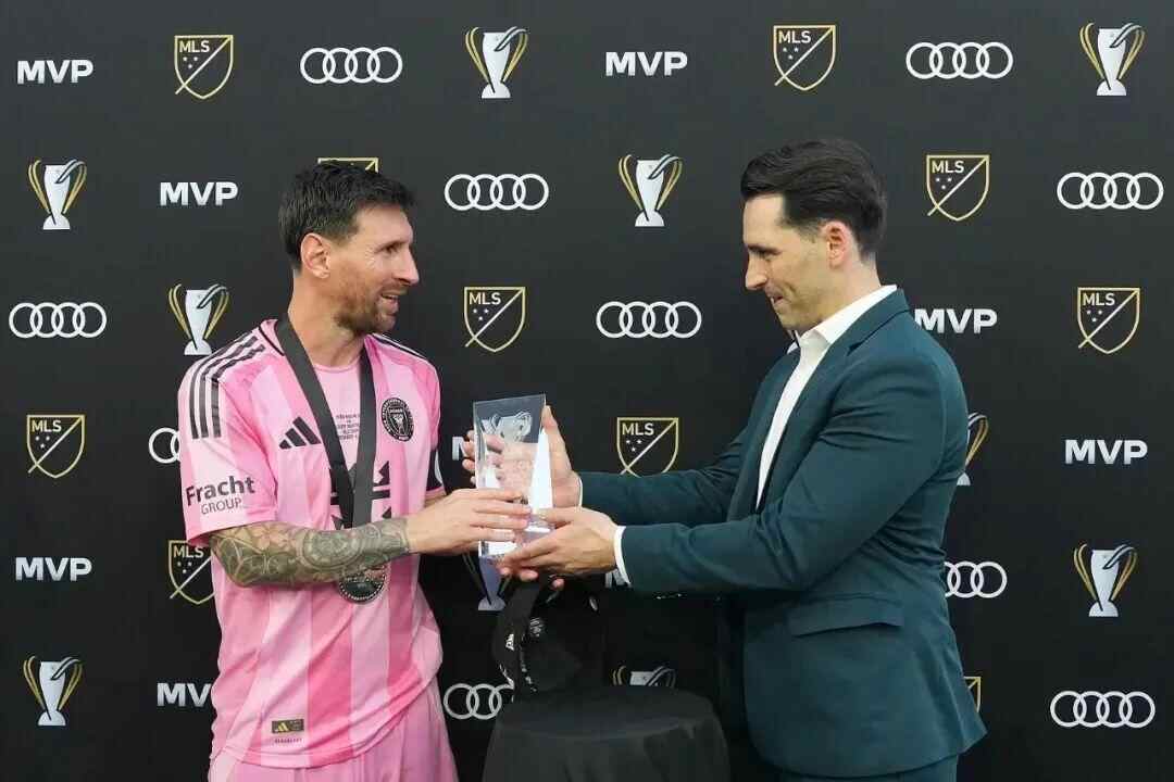 เมสซี่คว้าแชมป์สมัยที่ 47 ของเขา!_ฤดูกาลนี้_โธมัส มุลเลอร์_นานาชาติ