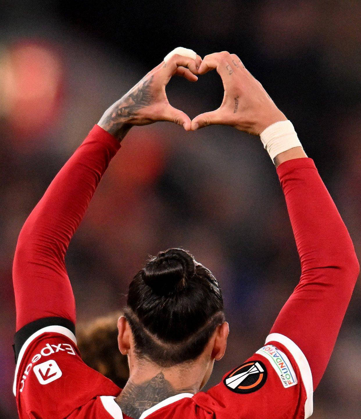 ยูเวนตุสตั้งเป้าคว้าตัวนักเตะที่ลิเวอร์พูลปล่อยทิ้งในช่วงตลาดซื้อขายนักเตะฤดูหนาว; อินเตอร์ มิลานยังคงนิ่งเงียบโดยไม่มีแผนการเสริมทัพ; เอซี มิลานให้ความสำคัญกับการเสริมความแข็งแกร่งในแนวรับ _ฤดูกาลของยูเวนตุส_ อาร์เซนอล