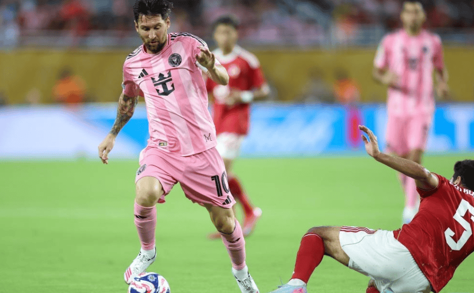 ไม่ว่าเขาจะอยู่ที่ไหน ความประหลาดใจก็ตามมา! หลังจากอยู่กับสโมสรมาสองปีครึ่ง เมสซี่ช่วยให้อินเตอร์ ไมอามีคว้าแชมป์ MLS Cup ครั้งแรกในประวัติศาสตร์ได้สำเร็จ