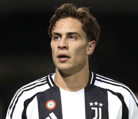 โรม่าชะลอการต่อสัญญาดีบาล่า; นักเตะอาจย้ายทีมแบบไร้ค่าตัวในช่วงซัมเมอร์หน้า เซเรีย อา | ผู้เล่นแกนหลัก | เงินเดือน