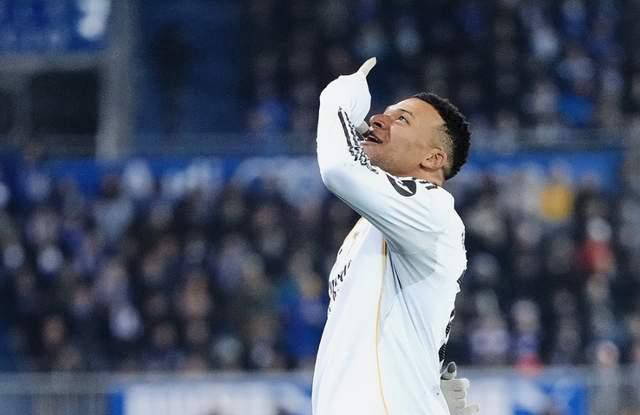 พี่น้องเอ็มบัปเป้โชว์ฟอร์มสุดร้อนแรง: ทั้งคู่ยิงประตูได้ภายในเวลาเก้าวัน พร้อมฉลองประตูในแบบเดียวกัน สะท้อนความสัมพันธ์แน่นแฟ้น เป้าหมาย: เรอัล มาดริด