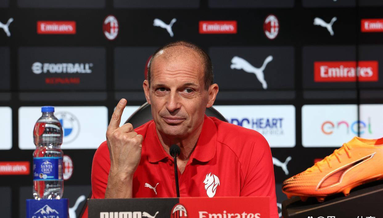 อัจฉริยะวัย 19 ปีทำประตูสองลูกเพื่อกระตุ้นการกลับมาอย่างน่าทึ่งของเอซี มิลาน! ได้รับการยกย่องว่าเป็นมัลดินีแห่งยุคใหม่ เขาแสดงผลงานระดับมาสเตอร์คลาสในการแข่งขันกับซาสซูโอโล่