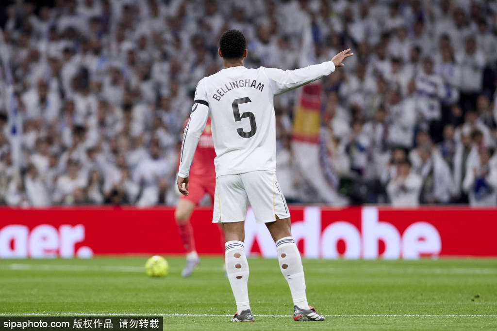 ทีวีเรอัลมาดริดระเบิดความโกรธใส่ผู้ตัดสิน: การตัดสินจุดโทษจุดประกายความขัดแย้ง การแข่งขัน: เวส, ดูรา และ