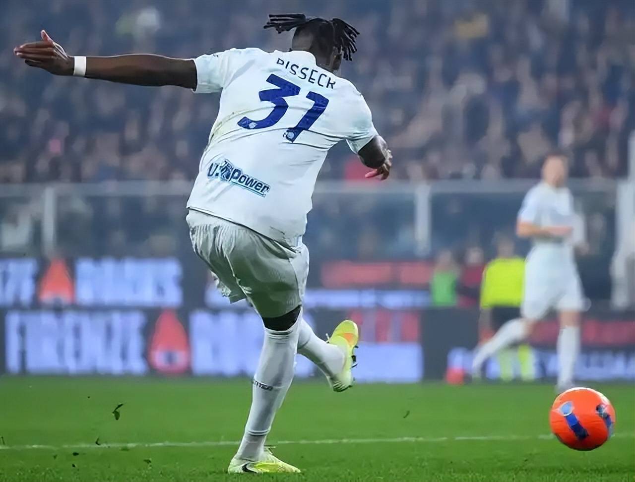 2-1! อินเตอร์ มิลาน ขึ้นนำเซเรีย อา: ซิฟโควิชกระตุ้นกองหลังด้วยทักษะการทำประตู, ลอว์ตาโร่ระเบิดฟอร์มรับโบนัส 8 ล้านยูโร_ชัยชนะ_แชมเปี้ยนส์ลีก_นาโปลี