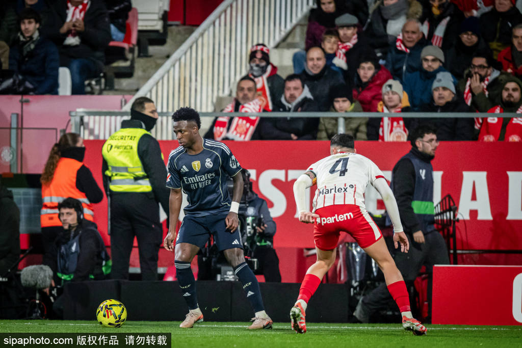 ปัญหาของเรอัล มาดริดเพิ่มมากขึ้น: เซบาลอส, เอ็มบัปเป้, รือดิเกอร์ และบัลเบร์เด้ ต่างพลาดการฝึกซ้อม ขณะที่โอกาสในศึกโกปา เดล เรย์ดูริบหรี่ _แมตช์_ ชาบี อลอนโซ่ อลาบา