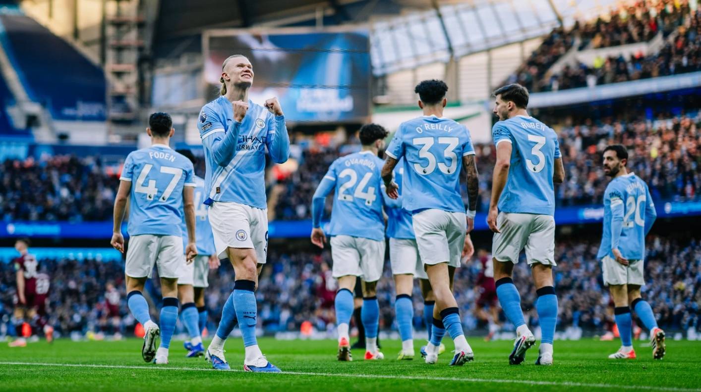 ค่ำคืนแห่งความสูงและความต่ำในพรีเมียร์ลีก! แมนเชสเตอร์ ซิตี้ พ่ายแพ้อย่างน่าตกใจ 1-3, อาร์เซนอล รักษาสถิติไร้พ่ายด้วยชัยชนะ 3-1, ท็อตแน่ม ฮ็อตสเปอร์ คว้าตำแหน่งในแปดอันดับแรกด้วยชัยชนะ 2-0_ยูฟ่า แชมเปียนส์ลีก_ยูฟ่า แชมเปียนส์ลีก_อินเตอร์ มิลาน