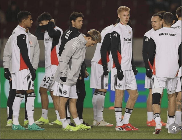 ทีมยักษ์ใหญ่แห่งบุนเดสลีกาที่มีนักเตะหมายเลข 10 ของญี่ปุ่น พ่ายแพ้อย่างน่าตกใจต่อแชมป์จากอาเซอร์ไบจาน ทำให้ถูกวิจารณ์อย่างรุนแรงจากสื่อ _อัน ลู่_ การแข่งขัน_ไอน์ทรัค แฟรงค์เฟิร์ต