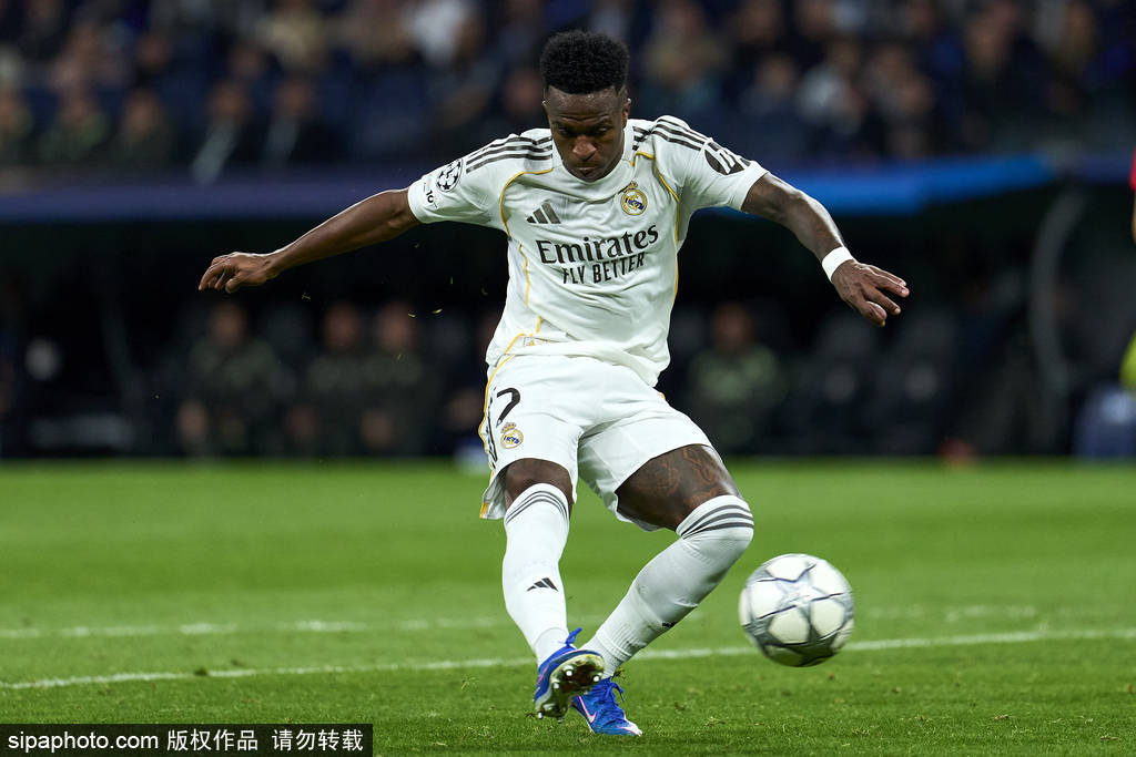 วินิซิอุส จูเนียร์ ได้รับรางวัลนักเตะยอดเยี่ยมประจำการแข่งขันยูฟ่าแชมเปียนส์ลีก เรอัล มาดริด คว้าสามรางวัลใหญ่ในเจ็ดรอบการแข่งขัน โอลิมเปียกอส, มาร์กเซย, โมนาโก