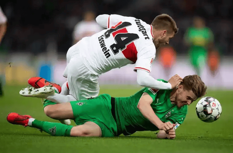 04:00 การตัดสินชะตาในยูโรปาลีก! โรม่าจะหยุดคำสาปในบ้านได้หรือไม่? ทีมสตุ๊ตการ์ทที่ขาดผู้เล่นจะสามารถบุกขึ้นสู่จุดสูงสุดได้หรือไม่? _Core_Fenerbahçe_Viktoria Plzeň