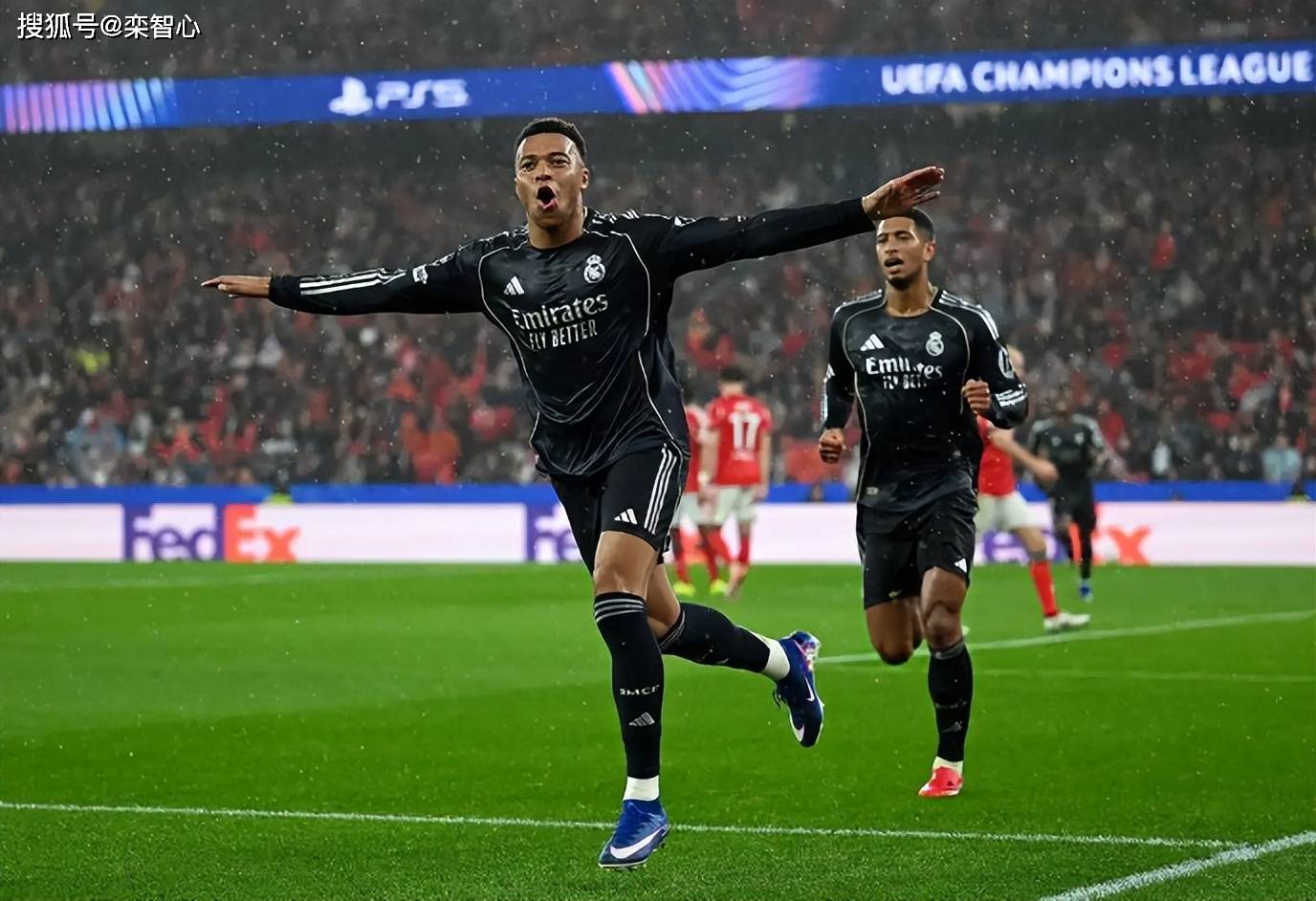 ผู้ทำประตูสูงสุดในแชมเปียนส์ลีก: เอ็มบัปเป้ นำเป็นจ่าฝูงด้วย 13 ประตู! เคน ตามมาติดๆ ด้วย 8 ประตู! ฮาแลนด์ อยู่อันดับสามด้วย 7 ประตู! _กูรูเซตา_ ฤดูกาลนี้ อาร์เซนอล