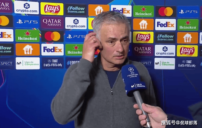 หลังจากมูรินโญ่พาทีมผ่านเข้ารอบอย่างหวุดหวิด การจับสลากประกบคู่ทำให้พวกเขาต้องพบกับเรอัล มาดริดอีกครั้ง รอบน็อคเอาท์ยูฟ่าแชมเปียนส์ลีกมีดังนี้: เบนฟิก้า อินเตอร์ มิลาน มาร์กเซย