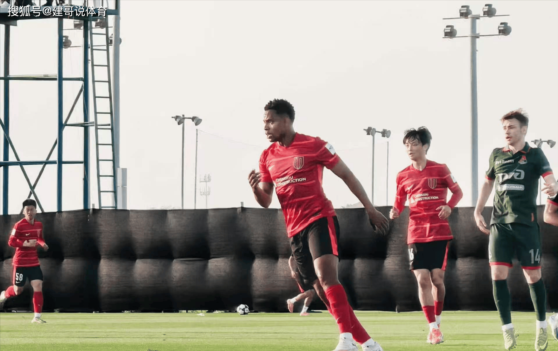 เว่ย สือห่าว เป็นเพียงผู้เล่นตัวสำรองเท่านั้น! การโจมตีสี่ทางของเฉิงตูได้ทำประตูไปแล้ว 43 ประตู ทำให้พวกเขาเป็นตัวเต็งก่อนฤดูกาลที่จะคว้าถ้วยรางวัล