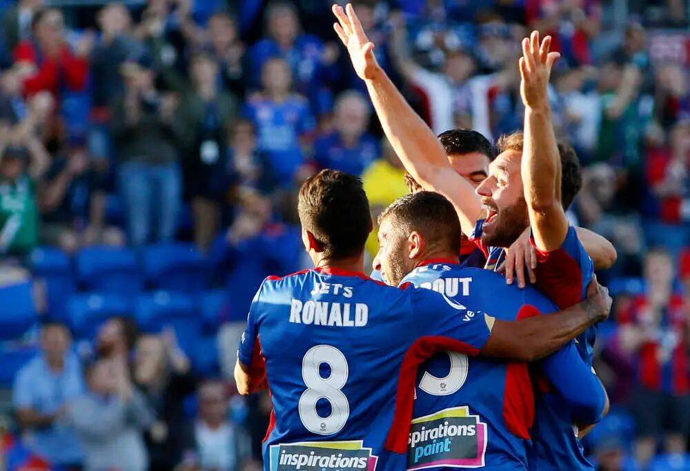 แอสตัน วิลล่า พบ เบรนท์ฟอร์ด: กลยุทธ์, ความฟิต และการต่อสู้