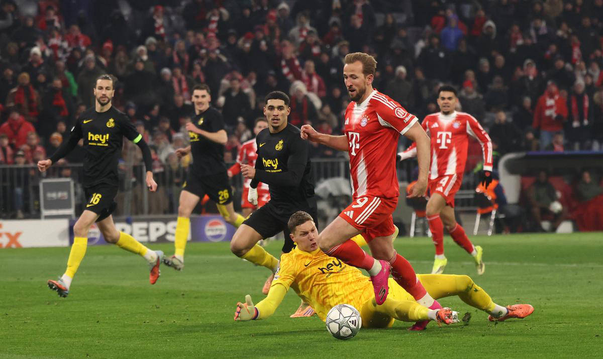 ฮัมบูร์กไม่สามารถชนะในลีก 5 นัดล่าสุดได้. บาเยิร์น มิวนิกจะสามารถกลับมาทำผลงานได้ดีในบุนเดสลีกาได้หรือไม่? _แมตช์_บ้าน_แชมเปียนส์ลีก