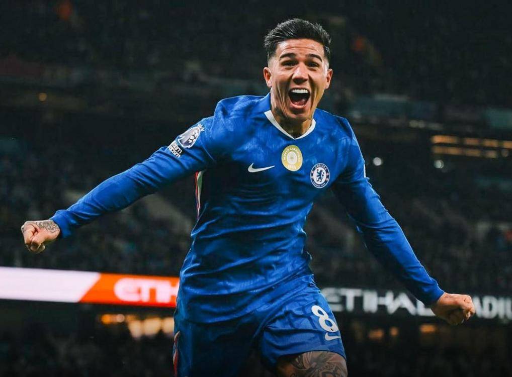 ผู้จัดการหนุ่มยืนเคียงบ่าเคียงไหล่กับตำนานทั้งสาม! เปโดรทำประตูและแอสซิสต์, เอนโซ่ปิดท้ายชัยชนะให้เชลซีเอาชนะเวสต์แฮม 3-2 สร้างสถิติ_เวสต์แฮม ยูไนเต็ด_อาวุโส_การแข่งขัน