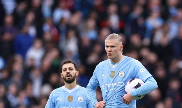 ท็อตแน่ม ฮ็อตสเปอร์ กลับมาลงสนามในลีกอีกครั้งโดยที่ทีมยังคงขาดผู้เล่นหลายคน; แมนเชสเตอร์ ซิตี้ จะสามารถลดช่องว่างกับจ่าฝูง อาร์เซนอล ได้หรือไม่? _ยูฟ่า แชมเปียนส์ลีก_ ไอน์ทรัค แฟรงค์เฟิร์ต กาลาตาซาราย