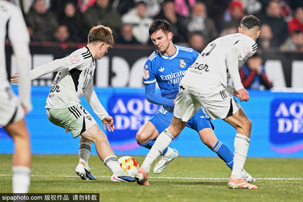 ศึกแชมเปียนส์ลีกหญิงสุดระทึก! เรอัล มาดริด พลิกสถานการณ์เอาชนะ ปารีส เอฟซี 3-2 ในเกมเยือน ขณะที่ ลินดา ไคเซโด โชว์ฟอร์มโดดเด่นตลอดทั้งเกม_แมตช์_แคโรไลน์ วิลล์