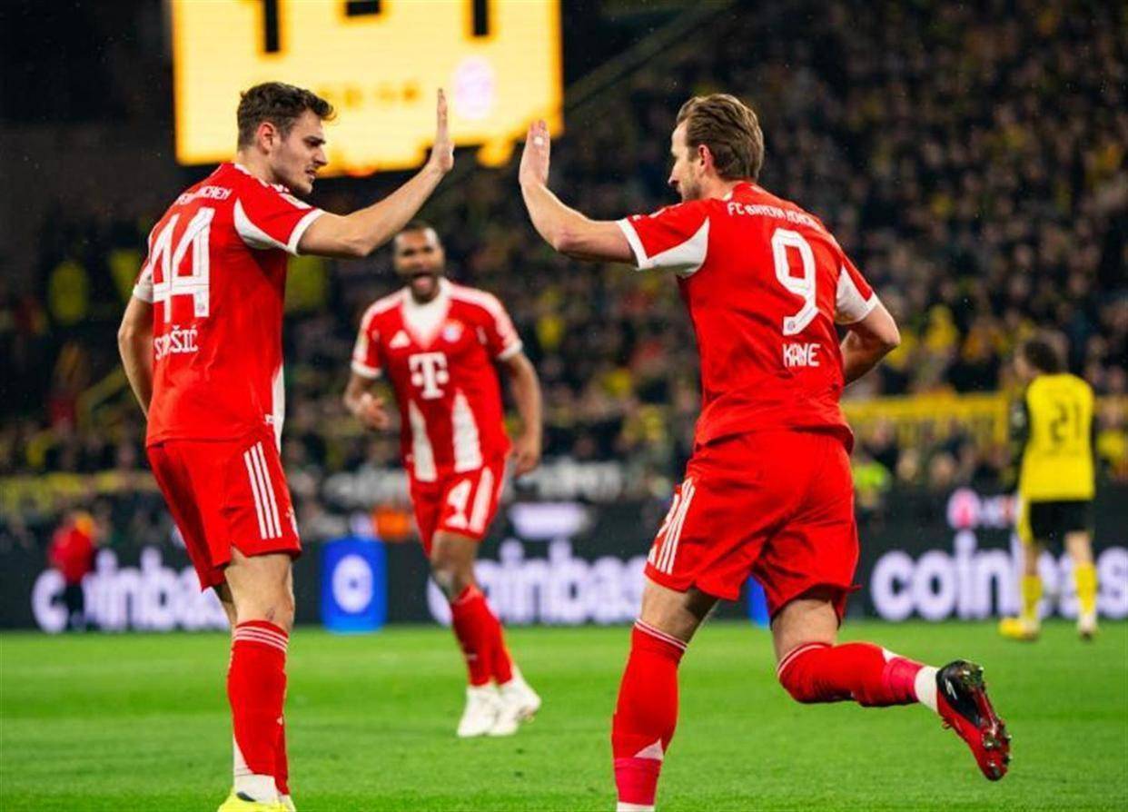 3-2! ยักษ์ใหญ่ 960 ล้านยูโรมอบความพ่ายแพ้ครั้งแรกใน 17 รอบให้กับคู่ปรับตลอดกาล, กองหน้าดาวซัลโวทำสองประตูรวม 30 ประตูใน 24 นัด, กัปตันทีมปิดท้ายชัยชนะด้วยประตูชัยในช่วงท้าย_โบรุสเซีย ดอร์ทมุนด์_บาเยิร์น มิวนิค_การแข่งขัน