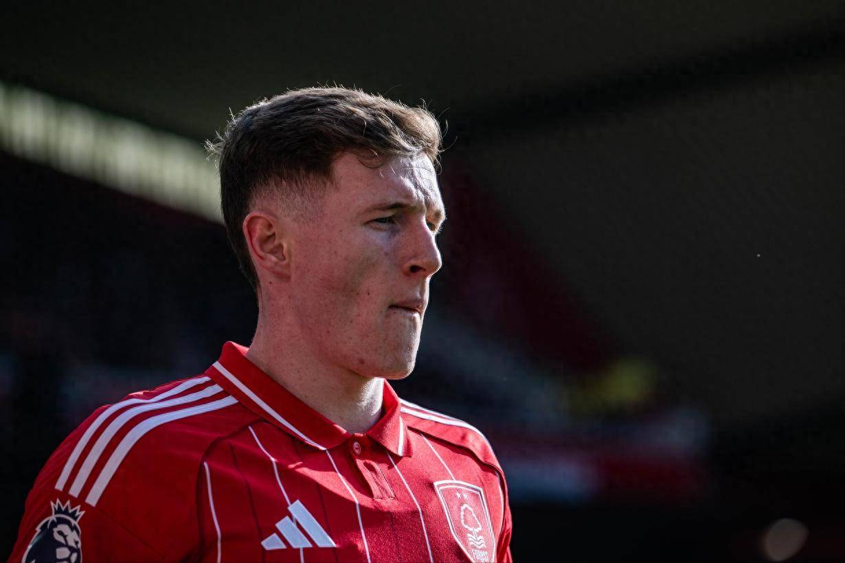 ฮีโร่สองคนของแมนเชสเตอร์ซิตี้แข่งขันกันเพื่อแอนเดอร์สัน และแมนเชสเตอร์ซิตี้มองว่าเป็นผู้สืบทอดตำแหน่งของโรดรี