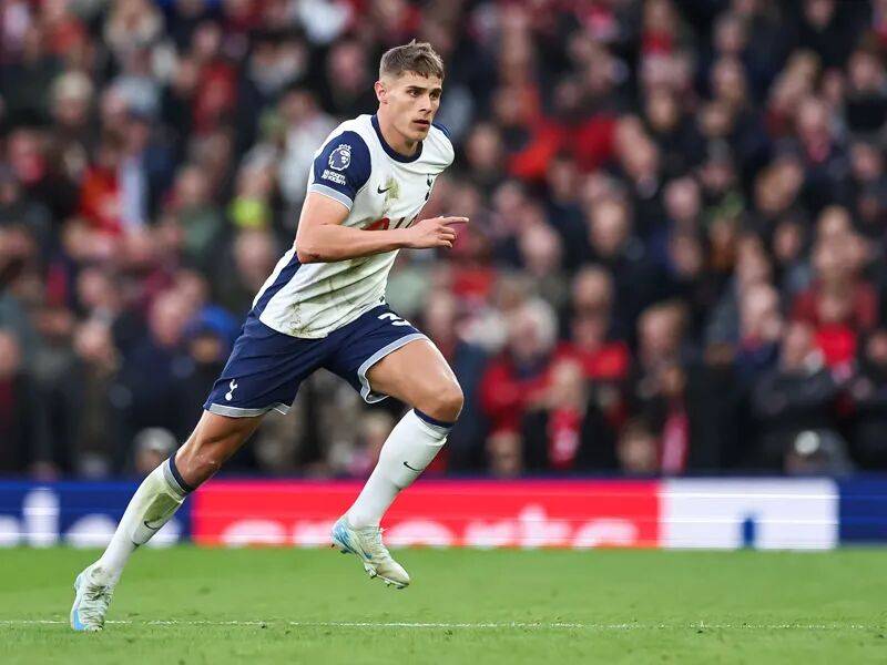 พรีเมียร์ลีกมันบ้ามาก! แชมป์ยุโรปรายใหญ่ 4 คน อัดแน่นอยู่ในโซนตกชั้นและทีมตกชั้นก็สามารถคว้าแชมป์ได้ด้วย?_ league_uefa แชมเปี้ยนส์ลีก ไฟนอล_เวสต์แฮม