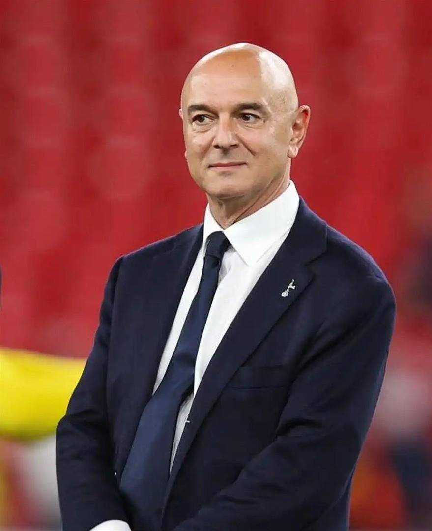 หลังจากเลวี่จากไป ท็อตแนมแพ้ 11 รอบติดต่อกัน 11 นัดติดต่อกันและใกล้จะตกชั้น เจ้านายขี้เหนียวสูญเสียครอบครัวไปในครั้งนี้