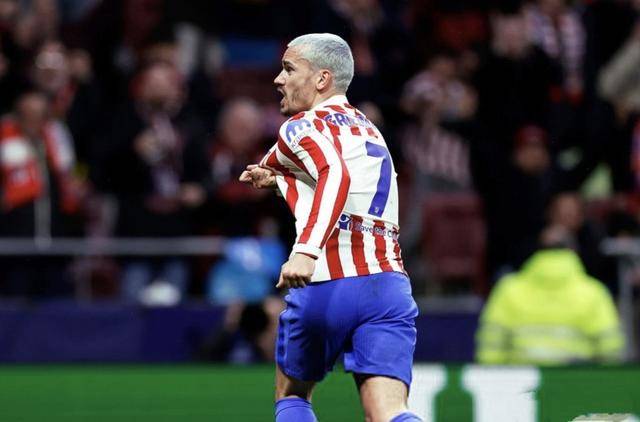 4:1! บ้าในแชมเปี้ยนส์ลีก 3 พลาดในแนวรับ เสียสี่ประตูใน 20 นาที และถูกเตะโดยแอตเลติโก มาดริด ช่วงพักครึ่ง