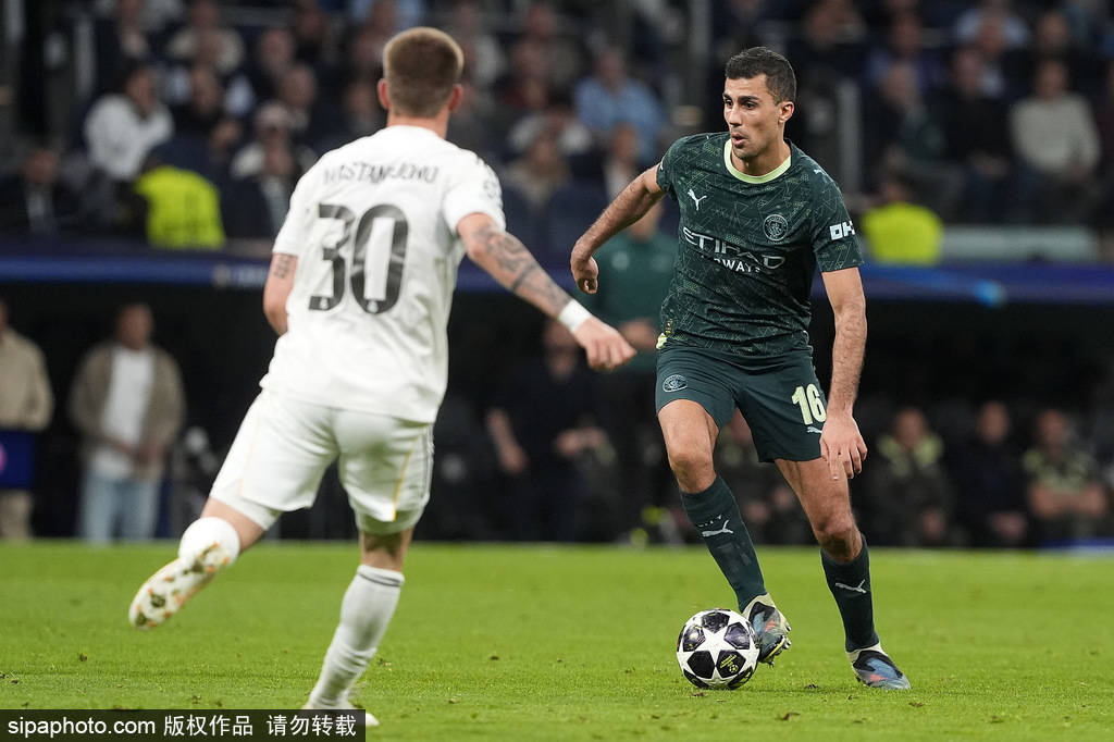 รถพลิกคว่ำทั้งคัน! กวาร์ดิโอล่า: ถ้าคุณแพ้ คุณจะสามารถฉีดพ่นได้ ถ้าคุณชนะ คุณจะยกย่องฉันว่าเป็นอัจฉริยะ