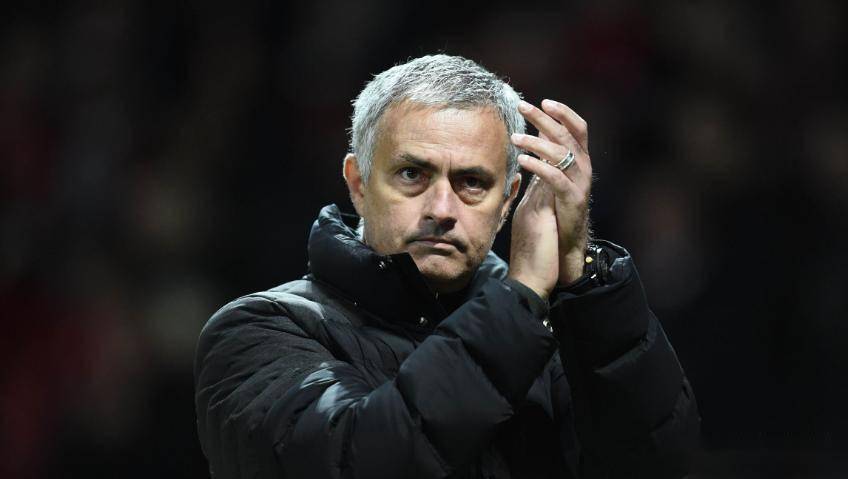 มูรินโญ่วัย 63 ปีเพิ่งถูกระงับจากการเตะบอล แต่เบนฟิก้าที่เขารับไม่แพ้ในซูเปอร์ลีกโปรตุเกส ชายชราคนนี้พิเศษแค่ไหน _ season_porto_uefa แชมเปี้ยนส์ลีก