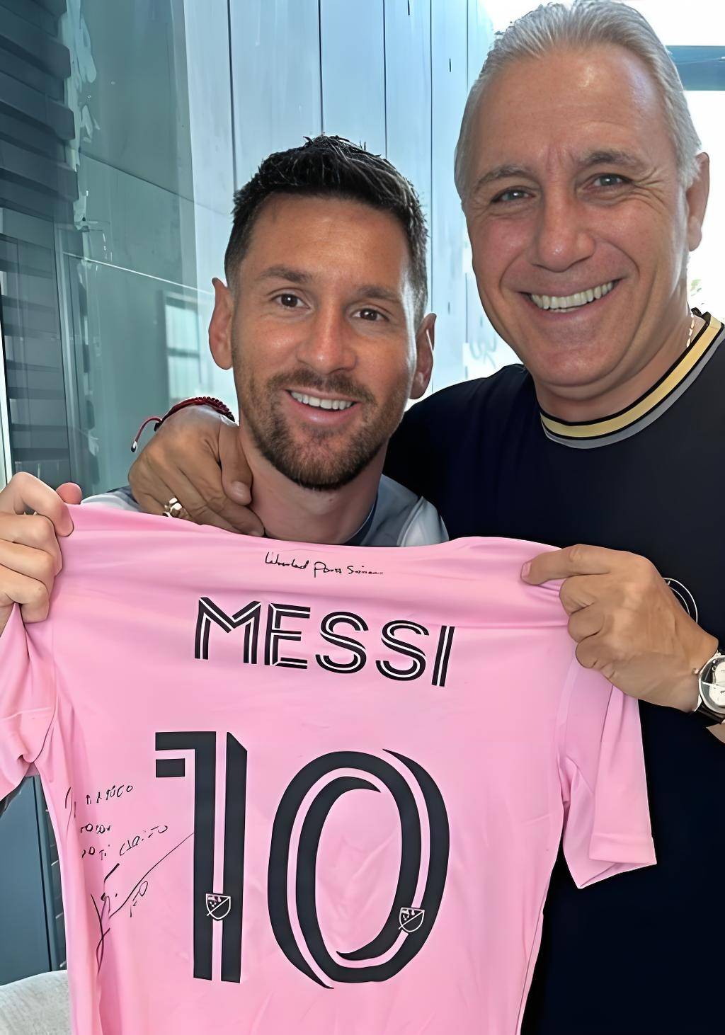 Stoickov: ไม่มีใครสามารถประสบความสำเร็จของ Messi ได้! เขาเก่งและอ่อนน้อมถ่อมตน! _ talent_barce_achievement