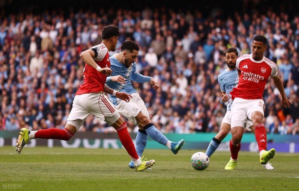 กับ แมนฯ ซิตี้ 2-1 อาร์เซน่อล ลิเวอร์พูล 2-1, วิลล่า 4-3 อันดับล่าสุดพรีเมียร์ลีก ปล่อย_China IT News