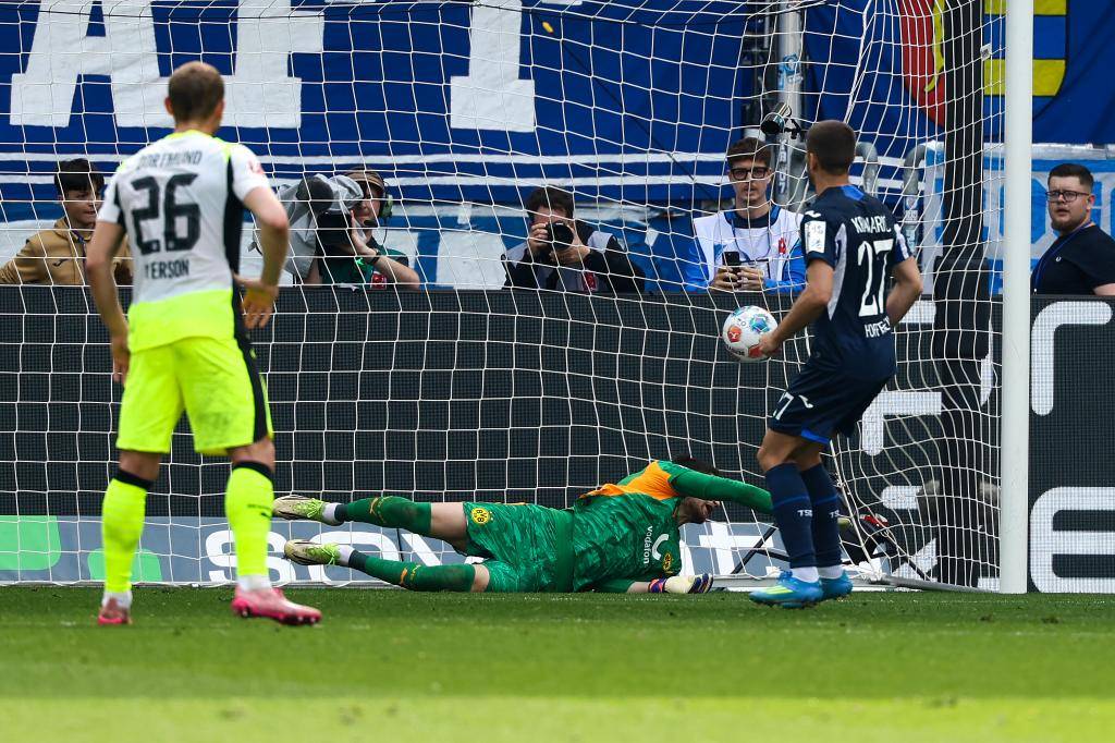 บุนเดสลีกา: ดอร์ทมุนด์ แพ้ ฮอฟเฟ่นไฮม์, วูล์ฟสบวร์ก เอาชนะ เบอร์ลิน ยูไนเต็ด_company_championship_frankfurt