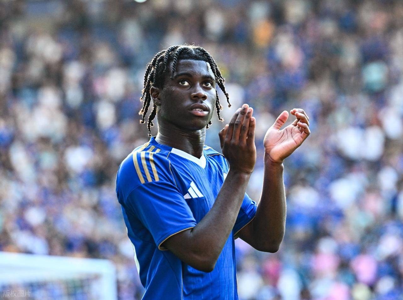 แชมป์พรีเมียร์ลีกน่าสังเวชเกินไป: 2-2 เสมอโดยฮัลล์ซิตี้และเขาถูกลดระดับเป็นลีกวัน B 2 รอบก่อนกำหนด