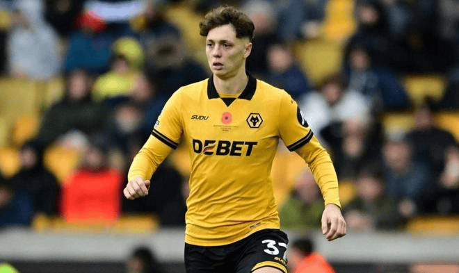 หมาป่าตกชั้นทำให้เกิดปฏิกิริยาลูกโซ่ Kreich กลายเป็นทีมหลายทีมเพื่อแข่งขันเพื่อเป้าหมายและปารีสเป็นผู้นำ Chase_Midfield_Heaven_Strength