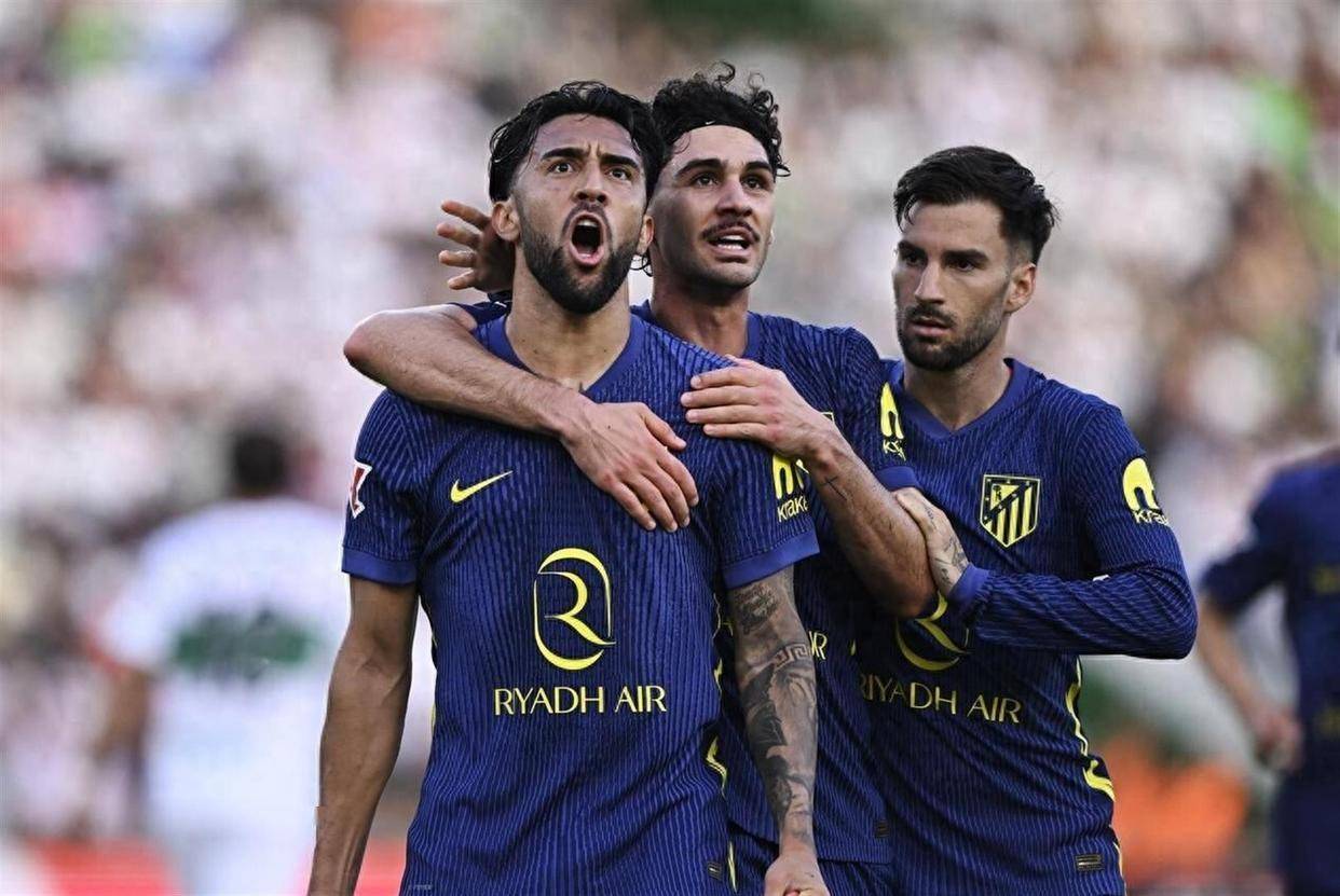 ด้วยการแพ้ 2-3 ที่ไม่เป็นที่นิยมของแอตเลติโก มาดริด ให้กับทีมตกชั้น อันดับล่าสุดของลาลีกา ประกาศ_elche_competition_spany