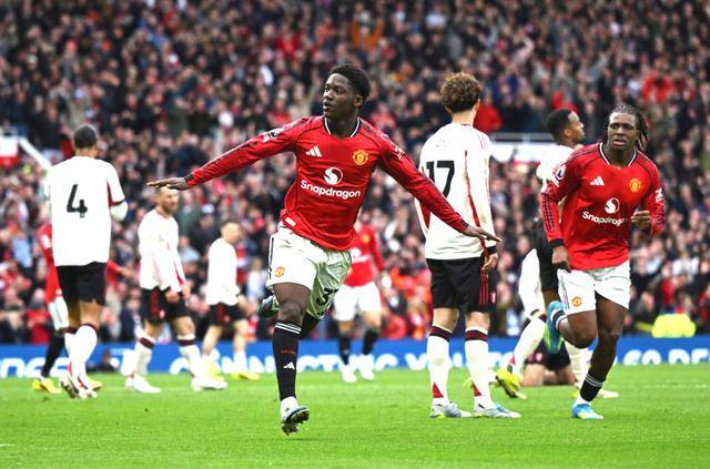 แมนฯ ยูไนเต็ด ดับเบิ้ล ลิเวอร์พู ดับเบิ้ลเรดคลับ 3-2 เตะบ้า! คาร์ริค พาทีมล็อคแชมเปียนส์ลีก นัดล่วงหน้า_ซีซั่น