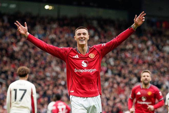 ล็อคแชมเปี้ยนส์ลีก คุณสมบัติ! แมนฯ ยูไนเต็ด ชนะ 3-2 ติดต่อกัน ลิเวอร์พูล ดับเบิ้ลคิล ลิเวอร์พูล ครั้งแรกในรอบเกือบ 10 ปี มุน ลอเร่_เชชโก_บอสลอย_คูเนีย