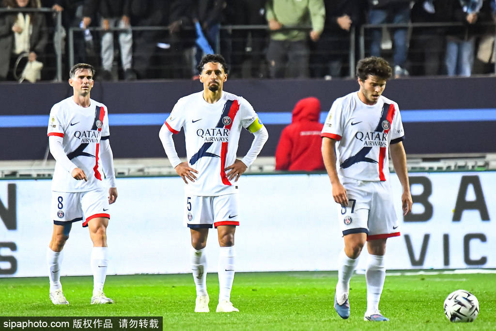 ลีกเอิง - เดมเบเล่ ปลดเกษียณ บาร์โก ปารีส กลับ 1-2 - ซาโฟนอฟ_กอรี